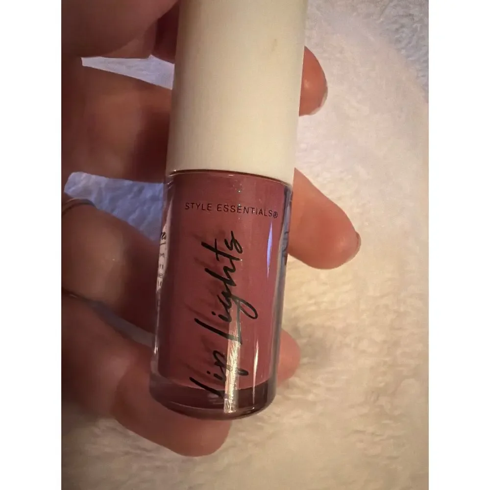 Style Essentials Lip Lights Prismatic Glossy Stain Dusty Mauve Pink 4mL New